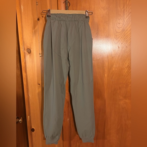 Lululemon On The Fly Joggers - Picture 6 of 7